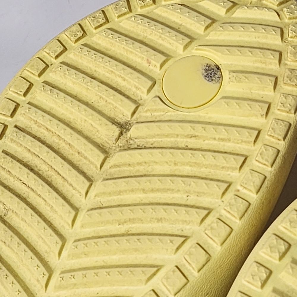 Women’s Flamingo Crocs Sandals Size 9 Croc Flip Flop Thong Pink Yellow - Picture 7 of 7